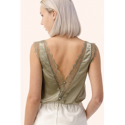 Top de seda con encaje