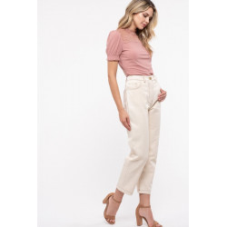 Top cuello redondo con detalles