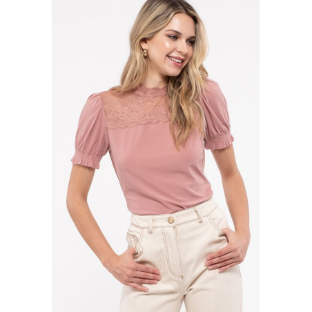 Top cuello redondo con detalles